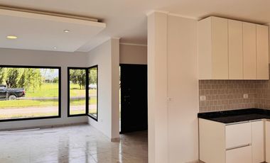 Casa a Estrenar Los Bretes Colón