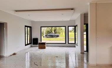Casa a Estrenar Los Bretes Colón