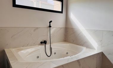 Casa a Estrenar Los Bretes Colón