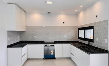 Casa a Estrenar Los Bretes Colón