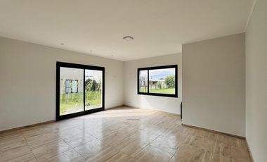 Casa a Estrenar Los Bretes Colón