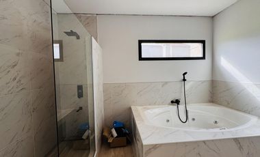 Casa a Estrenar Los Bretes Colón