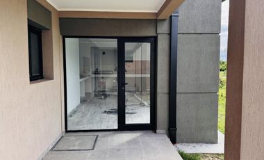 Casa a Estrenar Los Bretes Colón