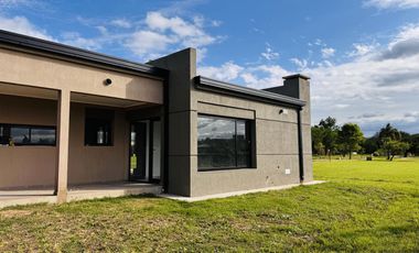 Casa a Estrenar Los Bretes Colón