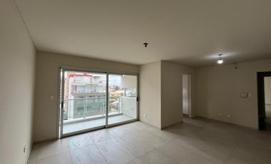 Venta - 3 ambientes de categoría - Cochera cubierta - 87 m2 - Plaza Conesa, Quilmes.
