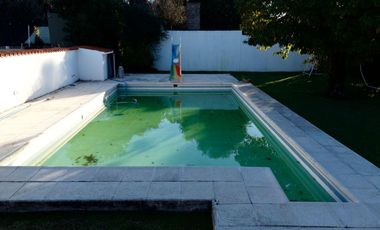 VENTA- Casa Quinta, 3 Dormitorios, 3 Baños, Piscina, a metros de Ruta 9 - Funes