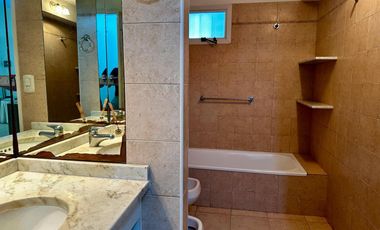 VENTA- Casa Quinta, 3 Dormitorios, 3 Baños, Piscina, a metros de Ruta 9 - Funes