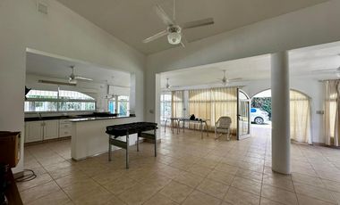 VENTA- Casa Quinta, 3 Dormitorios, 3 Baños, Piscina, a metros de Ruta 9 - Funes