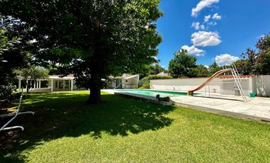 VENTA- Casa Quinta, 3 Dormitorios, 3 Baños, Piscina, a metros de Ruta 9 - Funes