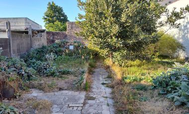 Terreno de 8.66 x 55.00 Acepta Permuta  - Wilde