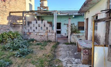 Terreno de 8.66 x 55.00 Acepta Permuta  - Wilde