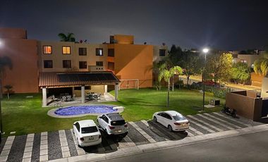 Puerta Real departamento AMUEBLADO 3er piso  cerca de planta Toyota