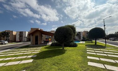 Puerta Real departamento AMUEBLADO 3er piso  cerca de planta Toyota