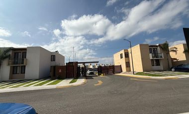 Puerta Real departamento AMUEBLADO 3er piso  cerca de planta Toyota