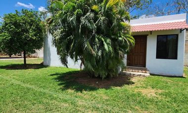 Jardín en renta en Umán, Yuc con piscina y casita de campo.