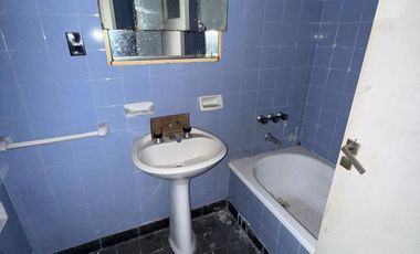 Departamento 4 ambientes para refaccionar en venta