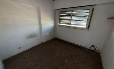 Departamento 4 ambientes para refaccionar en venta