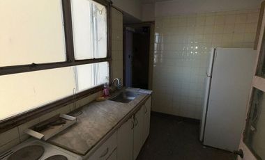 Departamento 4 ambientes para refaccionar en venta