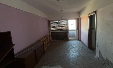 Departamento 4 ambientes para refaccionar en venta