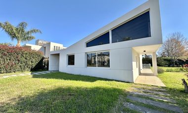 VENTA Casa en Miraflores, Funes Hills