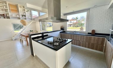 VENTA Casa en Miraflores, Funes Hills