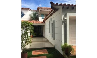 Venta de casa cerca del mar en Santa Marta.