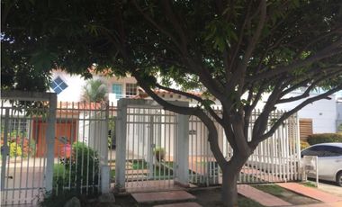 Venta de casa cerca del mar en Santa Marta.