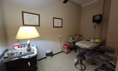 VENTA Propiedad para uso profesional o inversión. Consultorios / oficinas