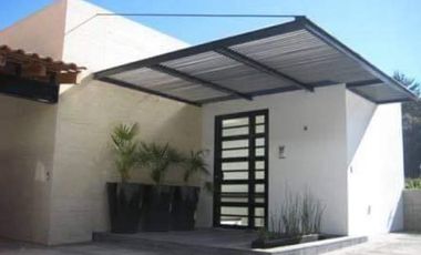 CASA EN VENTA EN HERMOSO FRACCIONAMIENTO ARBOLADO