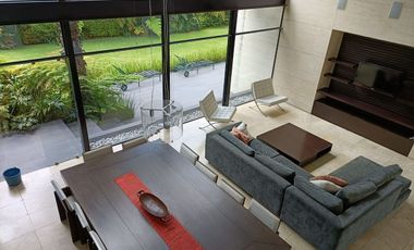 CASA EN VENTA EN HERMOSO FRACCIONAMIENTO ARBOLADO