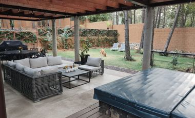 EN MEDIO DEL BOSQUE EN AVANDARO, SE VENDA CASA