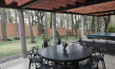 EN MEDIO DEL BOSQUE EN AVANDARO, SE VENDA CASA