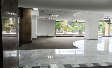 Estupendo Local Comercial en Renta