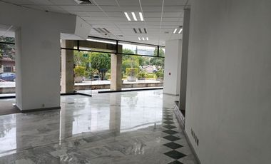 Estupendo Local Comercial en Renta