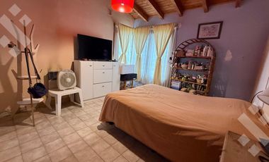 VENTA CASA 4 DORM. RIO SENGUER AL 800. ZONA PASEO COSTERO. NEUQUEN CAPITAL