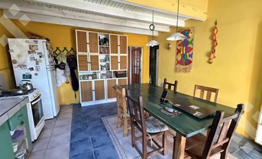 VENTA CASA 4 DORM. RIO SENGUER AL 800. ZONA PASEO COSTERO. NEUQUEN CAPITAL