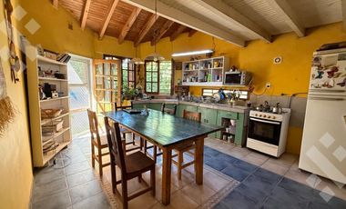 VENTA CASA 4 DORM. RIO SENGUER AL 800. ZONA PASEO COSTERO. NEUQUEN CAPITAL