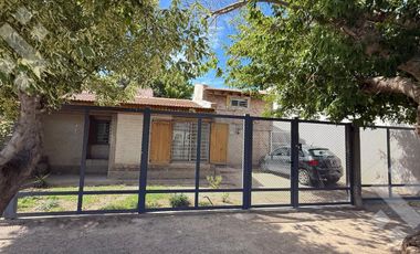 VENTA CASA 4 DORM. RIO SENGUER AL 800. ZONA PASEO COSTERO. NEUQUEN CAPITAL