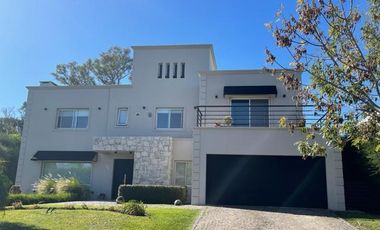 Hermosa Casa  - Fincas de Iraola II