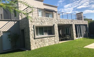 Hermosa Casa  - Fincas de Iraola II