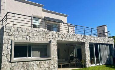 Hermosa Casa  - Fincas de Iraola II