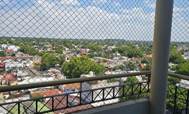 DEPTO DOS AMBIENTES, MUY BUENA UBICACION - C/COCHERA