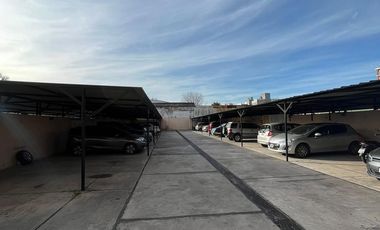 DEPTO DOS AMBIENTES, MUY BUENA UBICACION - C/COCHERA