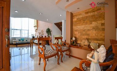 Casa en Venta o Renta en El Palomar de Lujo en privada de 4 casas en el Sur .