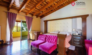 Casa en Venta o Renta en El Palomar de Lujo en privada de 4 casas en el Sur .