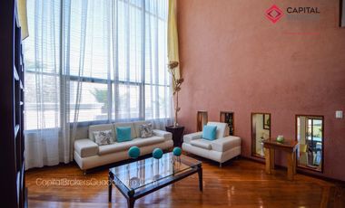 Casa en Venta o Renta en El Palomar de Lujo en privada de 4 casas en el Sur .