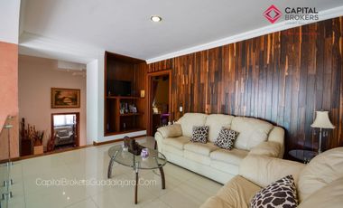 Casa en Venta o Renta en El Palomar de Lujo en privada de 4 casas en el Sur .