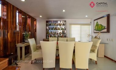 Casa en Venta o Renta en El Palomar de Lujo en privada de 4 casas en el Sur .