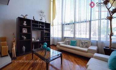 Casa en Venta o Renta en El Palomar de Lujo en privada de 4 casas en el Sur .