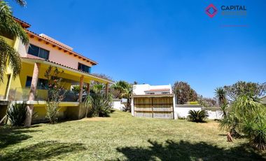 Casa en Venta o Renta en El Palomar de Lujo en privada de 4 casas en el Sur .